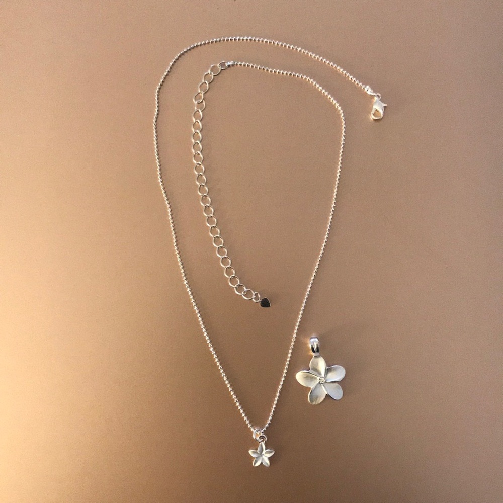 Dainty “tiny” Hawaiian Necklace NWOT!